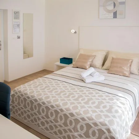 Panzió Luxury Skystar-split 4*