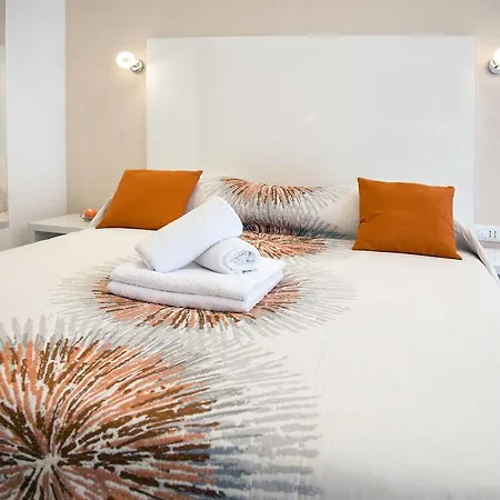 Luxury Skystar-split לינה וארוחת בוקר 4*