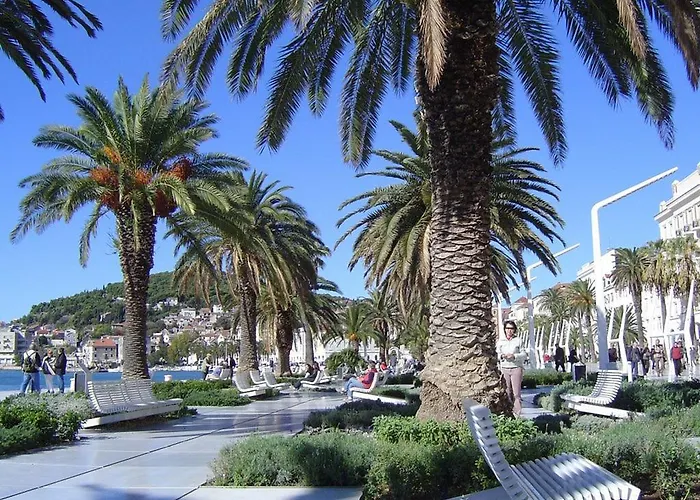 Alojamento de Acomodação e Pequeno-almoço Luxury Skystar-split