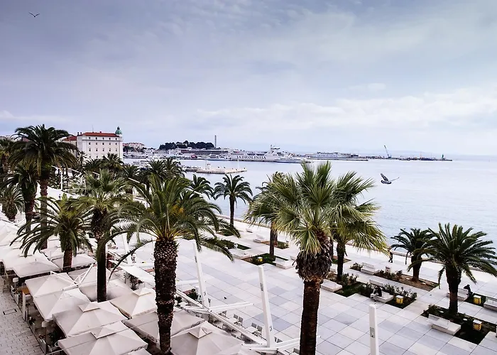 Alojamento de Acomodação e Pequeno-almoço Luxury Skystar-split