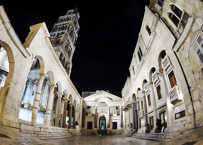 Luxury Skystar-split Alojamento de Acomodação e Pequeno-almoço 4*