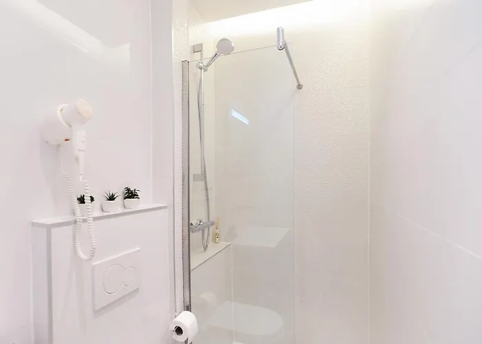 Alojamento de Acomodação e Pequeno-almoço Luxury Skystar-split 4*